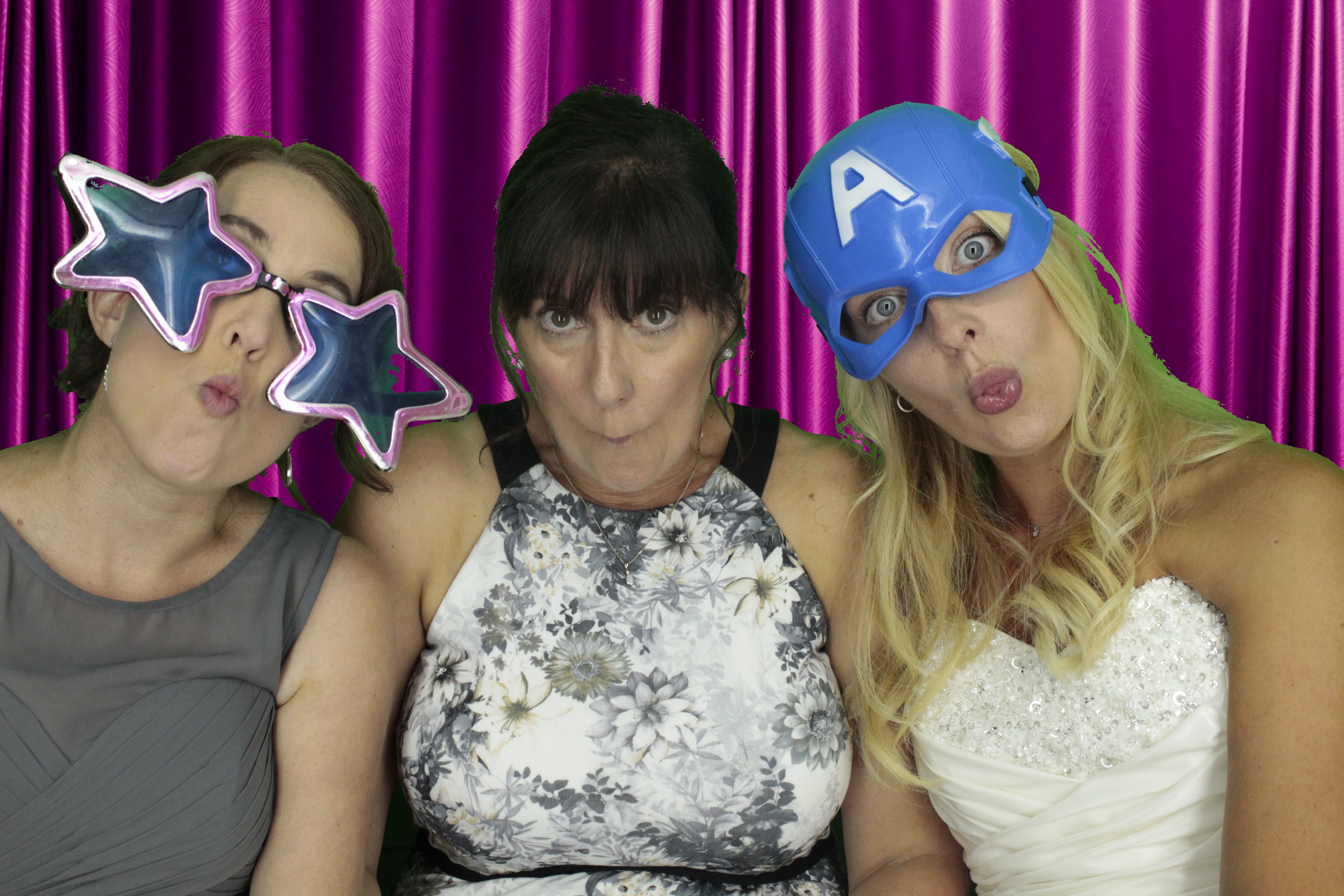 Nikki & Simon | View more photos from the event at gallery.myphotoboothexperience.co.uk/u/MyPhotoBoothExperienceLtd/Nikki-Simon